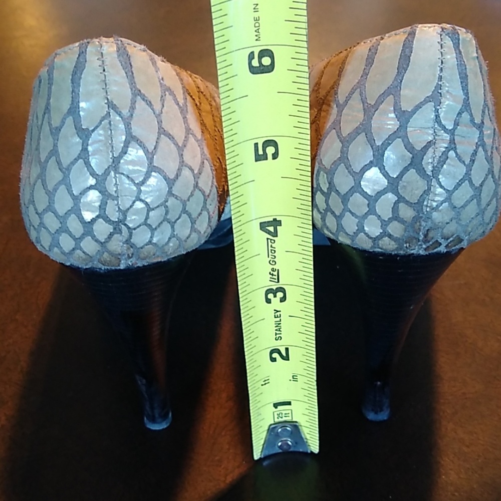 Shoes - Picture 4 of 4
